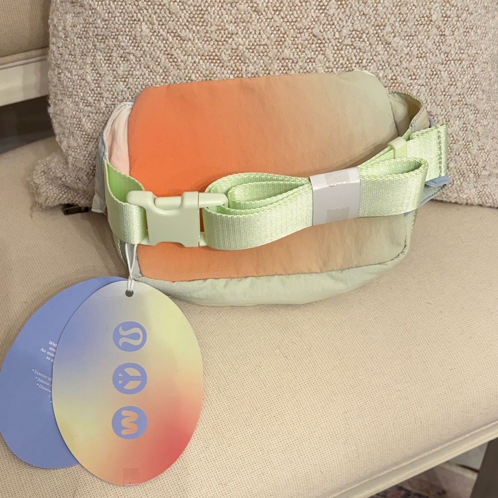 NWT Lululemon x Madhappy Ombre Crossbody Belt Bag! - Picture 4 of 11